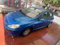 Usado Peugeot 307 90 CV (66 kW) 2004 Azul Berlina