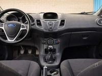 Usado Ford Fiesta Trend 75 CV (55 kW) 2016 Blanco Utilitario