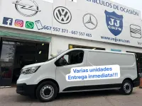 Usado Renault Trafic 110 CV (80 kW) 2023 Blanco Monovolumen