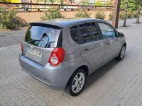 Usado Chevrolet Aveo LT 101 CV (74 kW) 2010 Gris / plata Berlina