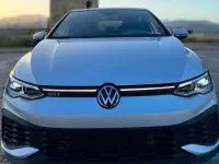 Usado VW Golf VIII GTI 300 CV (220 kW) 2022 Gris Utilitario