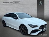 Usado Mercedes CLA200 Shooting Brake 150 CV (110 kW) 2025 Blanco Familiar