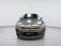 Usado Opel Astra Selective 110 CV (80 kW) 2015 Gris / plata Berlina