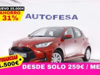 Begagnad Toyota Yaris Hybrid Active 116 HK (85 kW) 2023 Röd Sedan
