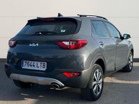 Usado Kia Stonic 120 CV (88 kW) 2021 Gris SUV
