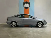 Usado Opel Astra Sport 125 CV (91 kW) 2003 Gris / plata Coupe