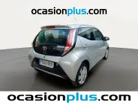 Usado Toyota Aygo X-play 69 CV (50 kW) 2018 Gris plata Utilitario