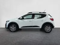 Usado Dacia Sandero Comfort 91 CV (66 kW) 2022 Blanco Utilitario