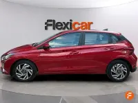 Usado Hyundai i20 100 CV (73 kW) 2024 Rojo Utilitario