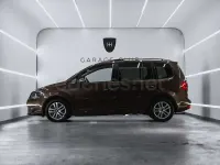 Usado VW Touran Advance 140 CV (102 kW) 2012 Beige Monovolumen