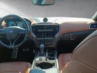Usado Maserati Ghibli 350 CV (257 kW) 2022 Gris / plata Berlina