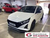 Nuevo Hyundai i20 Blackline 90 CV (66 kW) 2026 Rojo Utilitario