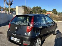 Usado Fiat Punto Dynamic 70 CV (51 kW) 2004 Negro Utilitario