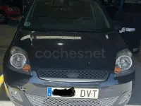 Usado Ford Fiesta Ambiente 68 CV (50 kW) 2006 Negro Utilitario