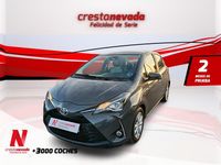Usado Toyota Yaris Hybrid Active 100 CV (73 kW) 2019 Negro Berlina