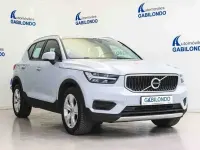 Usado Volvo XC40 Momentum 129 CV (94 kW) 2021 Gris / plata SUV