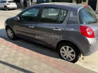 Usado Renault Clio II Authentique 85 CV (62 kW) 2008 Gris / plata Berlina