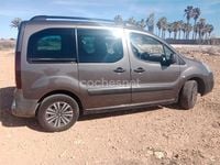 Usado Peugeot TePee Outdoor 120 CV (88 kW) 2016 Marrón Monovolumen