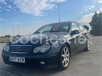 Usado Mercedes C180 143 CV (105 kW) 2002 Verde Berlina