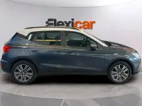 Usado Seat Arona Xperience 110 CV (80 kW) 2022 Gris SUV