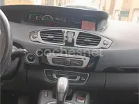 Usado Renault Scénic III Bose Edition 110 CV (80 kW) 2016 Beige Monovolumen