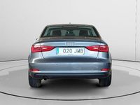 Usado Audi A3 Attraction 110 CV (80 kW) 2016 Gris / plata Berlina