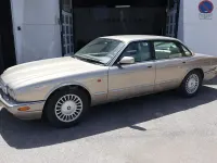 Usado Jaguar XJ6 Executive 216 CV (158 kW) 1997 Beige Berlina