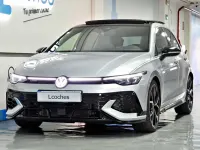 Usado VW Golf VIII GTI 300 CV (220 kW) 2025 Gris Utilitario