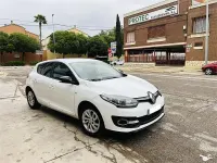 Usado Renault Mégane LIMITED 115 CV (84 kW) 2015 Blanco Berlina