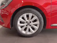 Usado Renault Clio V Zen 91 CV (66 kW) 2021 Rojo Berlina