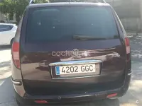 Usado Lancia Phedra 170 CV (125 kW) 2008 Granate Monovolumen