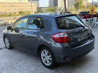 Usado Toyota Auris Active 132 CV (97 kW) 2012 Azul Berlina