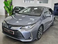 Usado Toyota Corolla Eco 140 CV (102 kW) 2024 Gris / plata Berlina