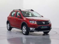 Usado Dacia Sandero Stepway 90 CV (66 kW) 2015 Rojo Utilitario
