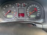 Usado VW Golf IV Highline 105 CV (77 kW) 2002 Azul Familiar