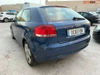 Usado Audi A3 Ambiente 140 CV (102 kW) 2004 Azul Utilitario