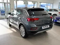 Usado VW T-Roc Life 150 CV (110 kW) 2022 Gris / plata SUV
