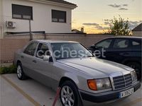 Usado Mercedes E300 136 CV (100 kW) 1993 Gris / plata Berlina