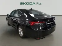 Usado Skoda Octavia Selection 150 CV (110 kW) 2025 Negro Berlina