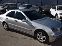 Usado Mercedes C220 Classic 143 CV (105 kW) 2002 Gris / plata Berlina