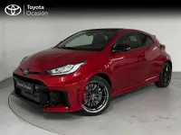 Usado Toyota Yaris 276 CV (202 kW) 2024 Rojo emocion Utilitario