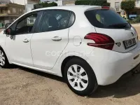Usado Peugeot 208 Active 68 CV (50 kW) 2015 Blanco Utilitario