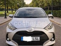 Usado Toyota Yaris 125 CV (91 kW) 2021 Gris / plata Utilitario