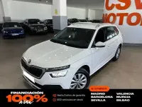 Usado Skoda Kamiq Ambition 110 CV (80 kW) 2022 Blanco SUV