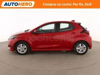 Usado Toyota Yaris Hybrid Active 116 CV (85 kW) 2022 Rojo Berlina