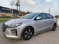 Usado Hyundai Ioniq 141 CV (103 kW) 2018 Gris / plata Utilitario