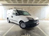 Usado Fiat Doblò 90 CV (66 kW) 2017 Blanco Monovolumen
