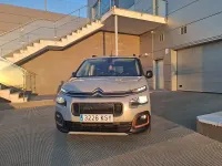 Usado Citroën Berlingo Shine 130 CV (95 kW) 2019 Gris / plata Monovolumen