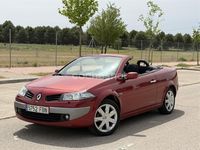 Usado Renault Mégane Cabriolet Privilege 120 CV (88 kW) 2006 Rojo Descapotable