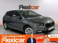 Usado Skoda Fabia 95 CV (69 kW) 2025 Gris Utilitario